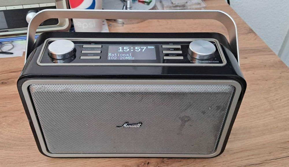 Radio MENUETT cu Bluetooth/NFC/Dab/FM