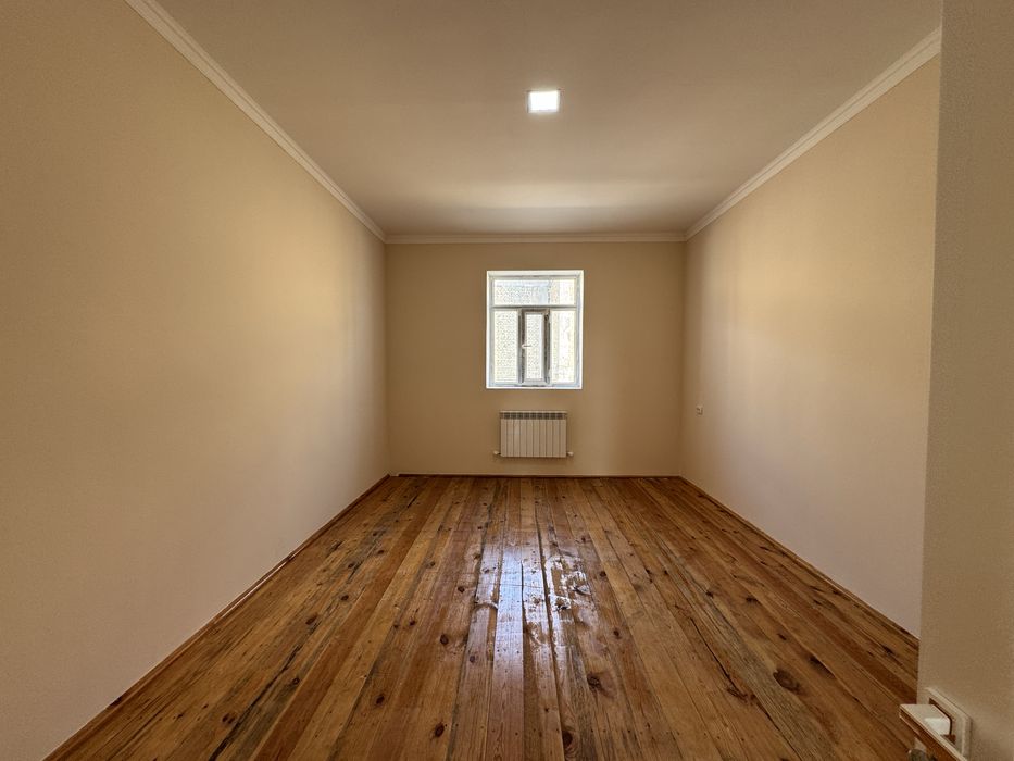 2 qavatli yarm plan xovli joy sotiladi