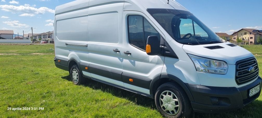 Vând Ford transit