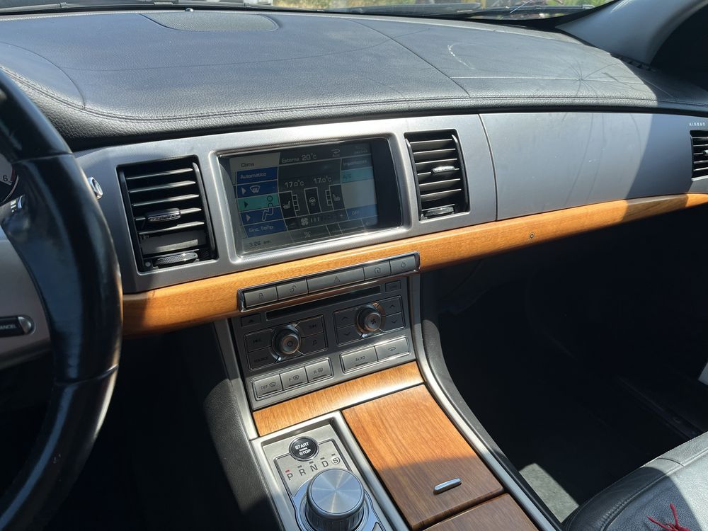 Jaguar XF 2.7 D 206 ps