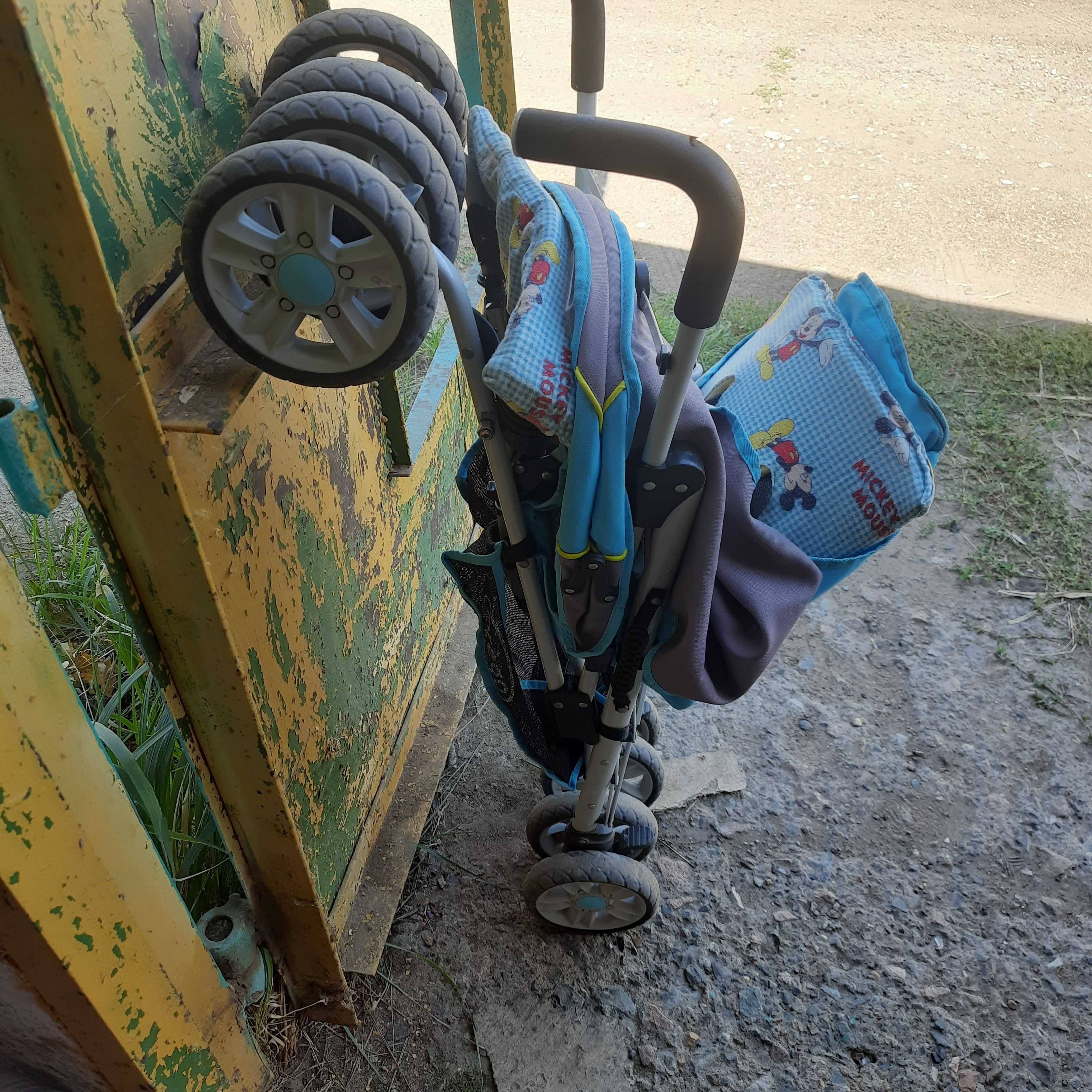 Продам детскую прогулочную коляску