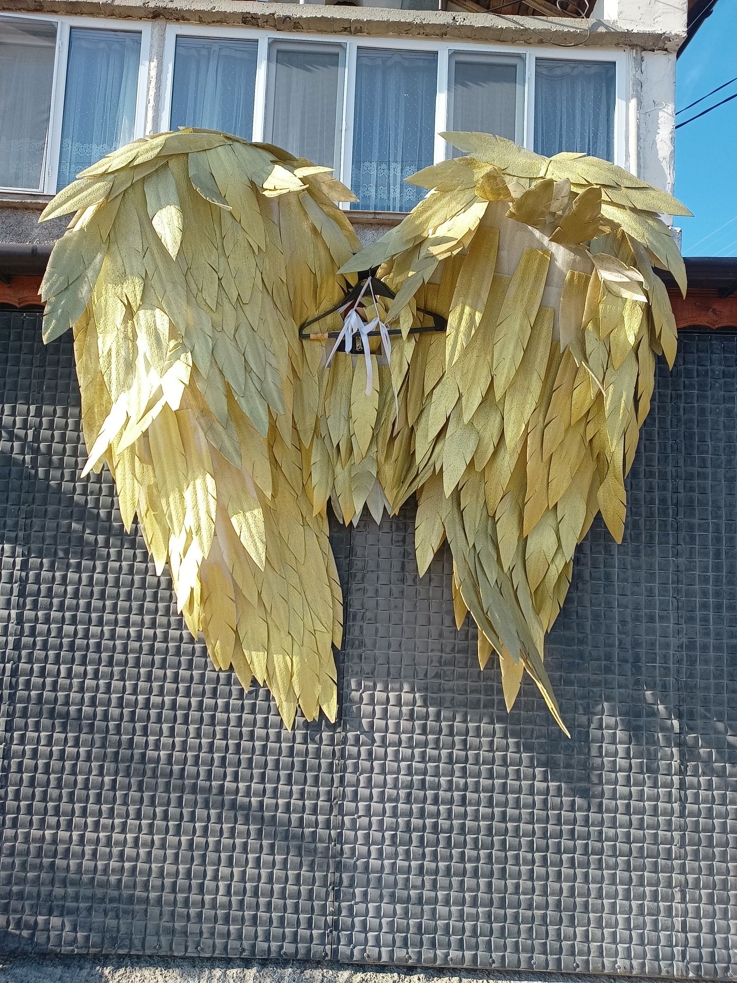 Ангелски златни криле за декорация или за фотосесия