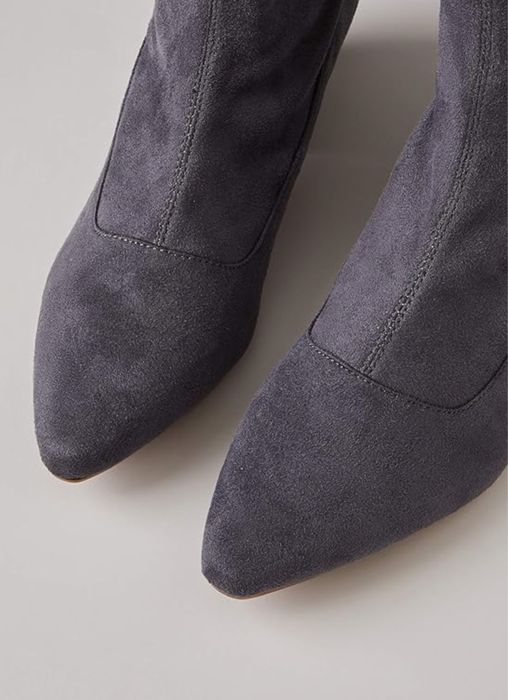 Нови дамски боти, велурени 38 номер