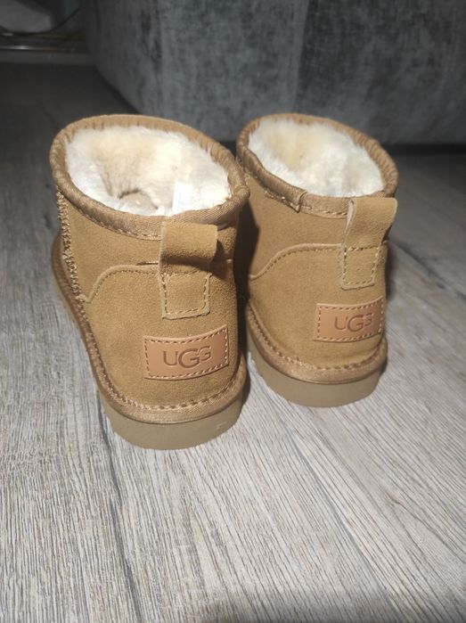 UGG marimea 39-40