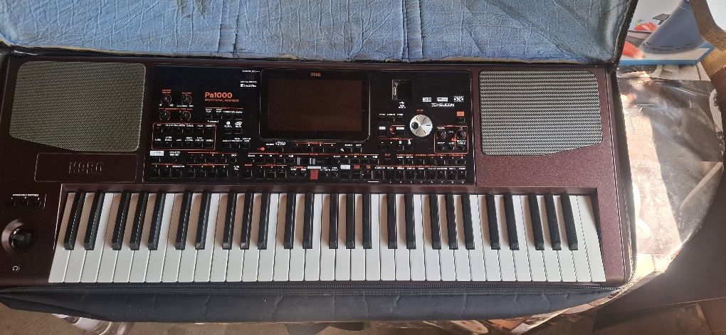 продавам korg pa 1000