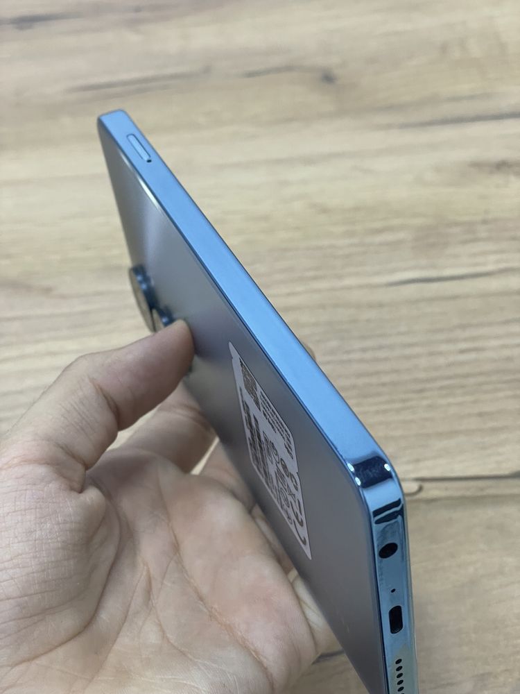 Techno comon 19pro sotiladi yoki obmen iphone ga