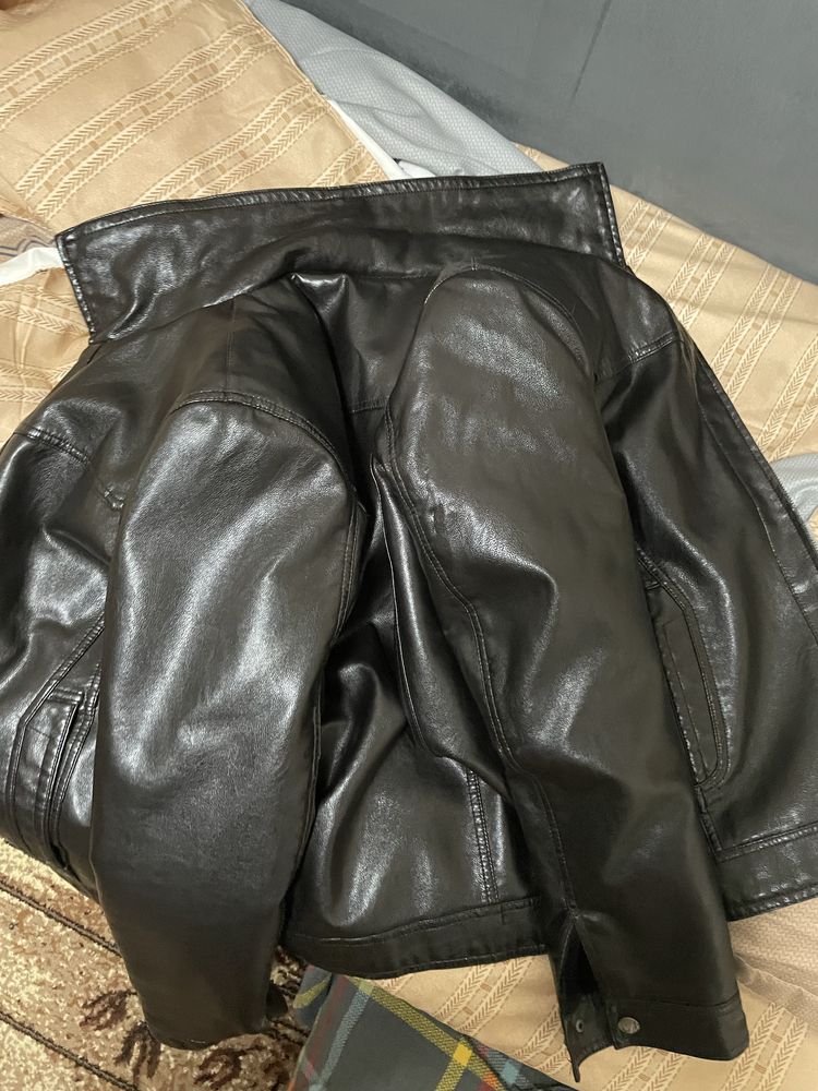 Продам коженку новую