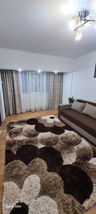 Închiriez garsonieră!