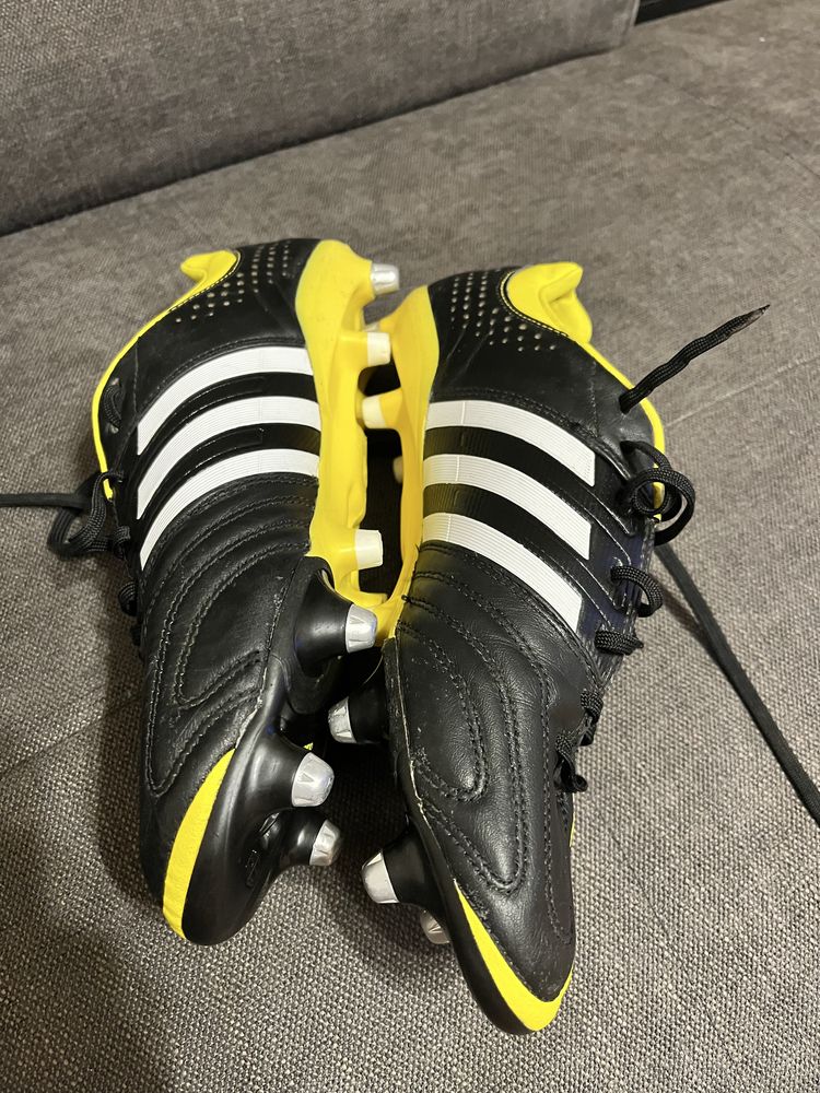 Vand Adidas 11 pro profesionale marimea 41 1/3 in conditi foarte bune