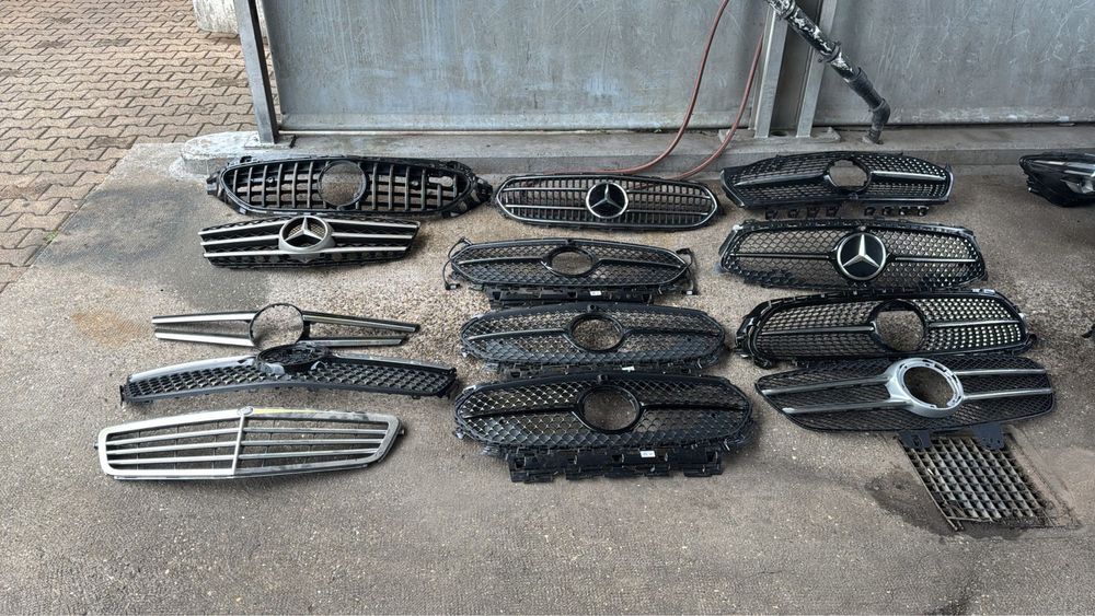 Голям избор от брони фарове решетки огледала радар модоли камери