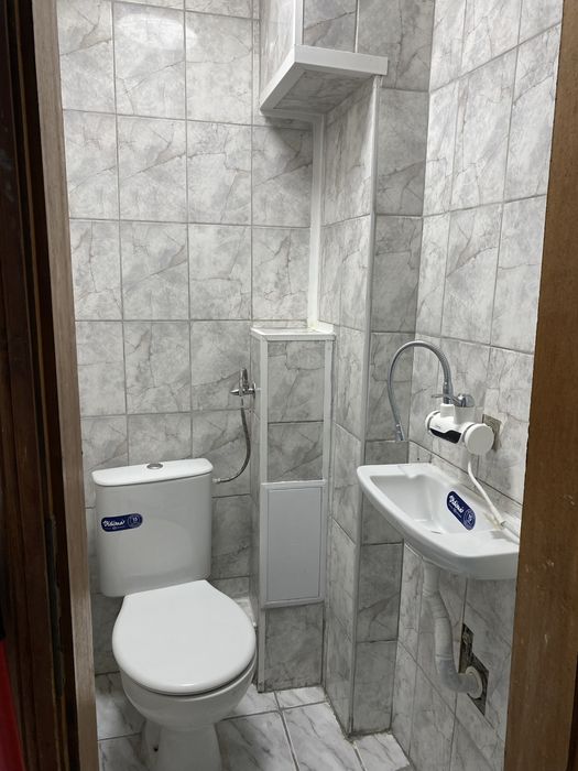 Дава се под наем Магазин в Варна, Колхозен пазар - 20 кв.м за 204 € - Снимка #4