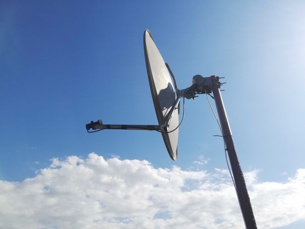 Vand antena satelit 120 cm cu motor completa cu accesorii