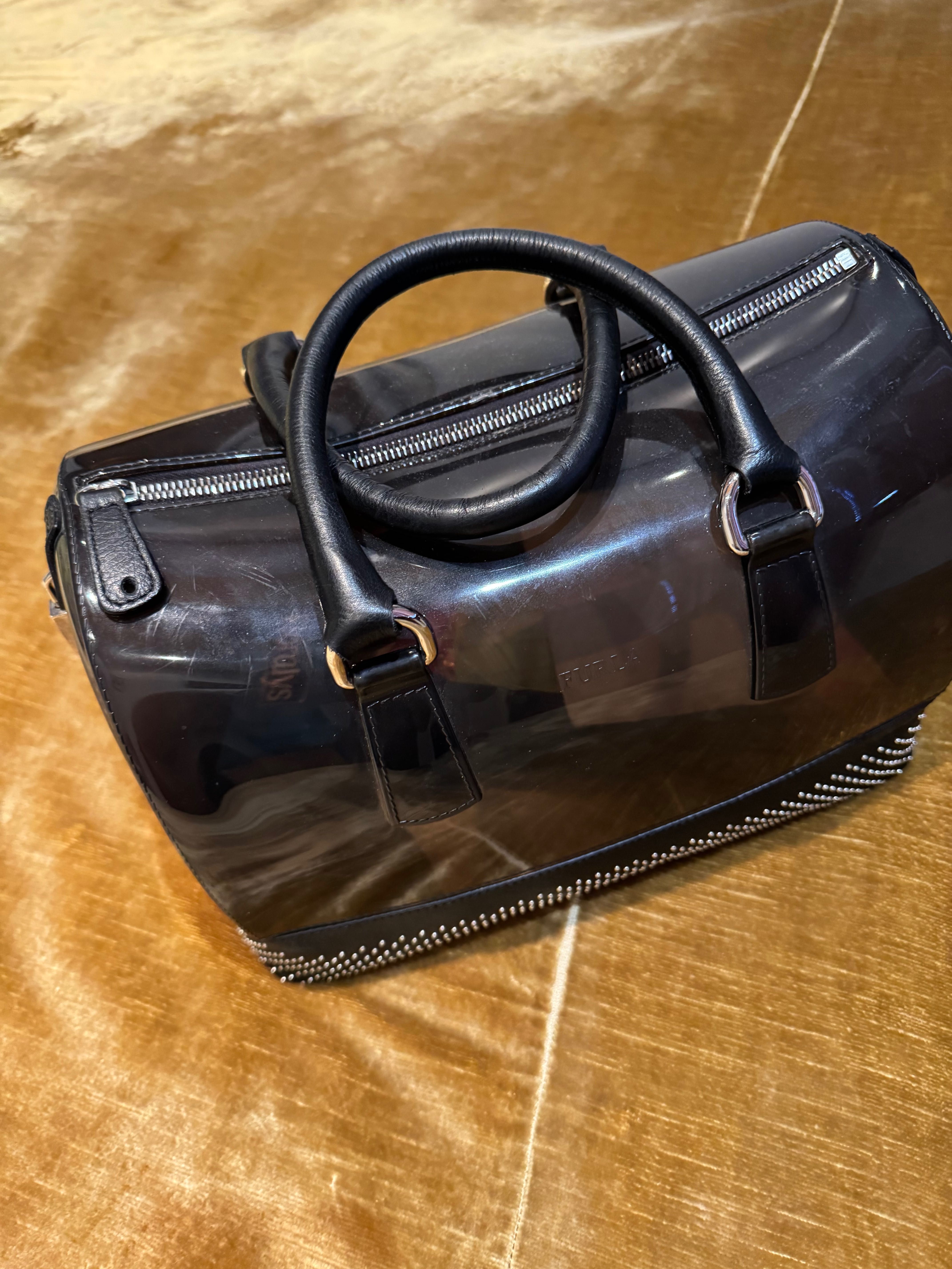 FURLA чанта,цвят Кока кола