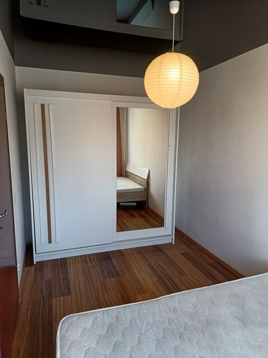Închiriez apartament 3 camere