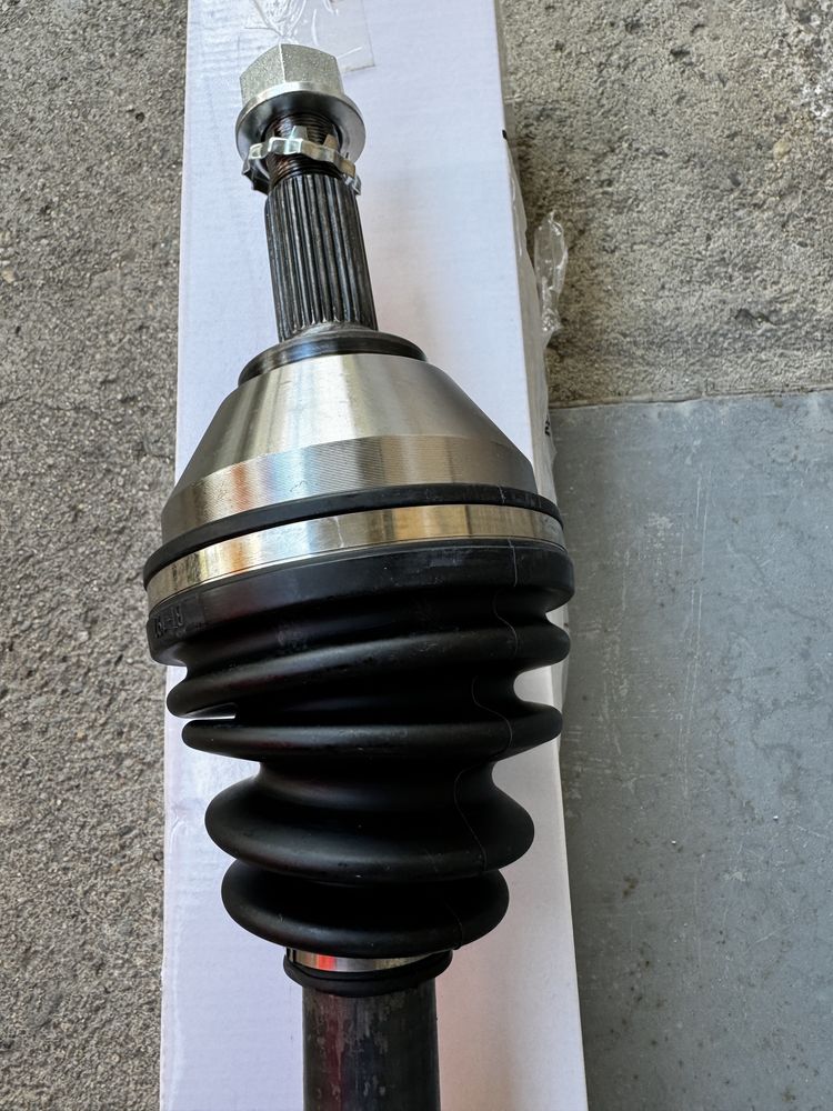 39100JG74A Полуоска SNR DK68.024, дясна за Nissan X-TRAIL T31