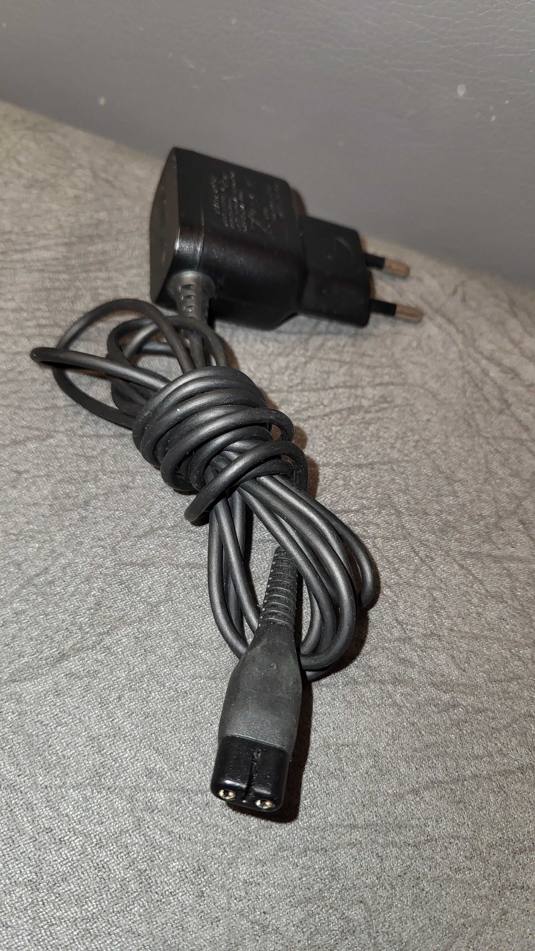 PHILIPS Incarcator  4.3V-70mA model A00390 fuctional