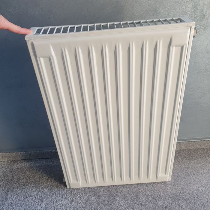 Vând radiator/ calorifer nou