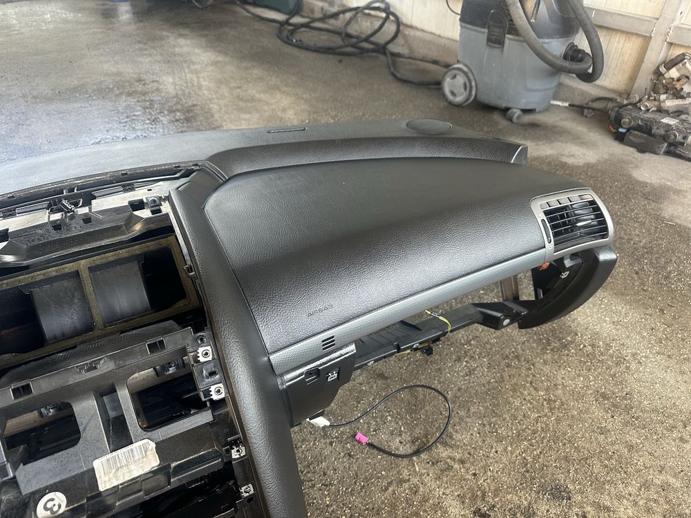 Табло със десен airbag за Пежо 407