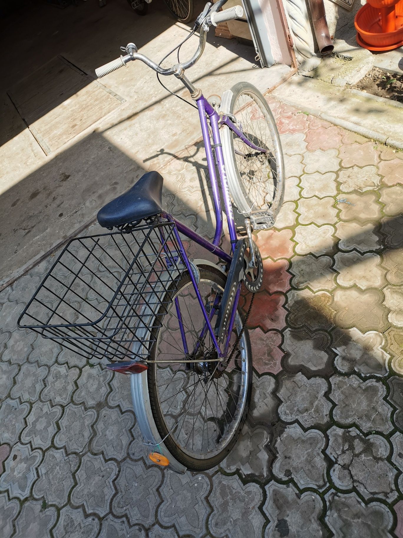 Bicicleta copii  cu roti pe 20'  pentru fetite. Bicicleta dama cu roti