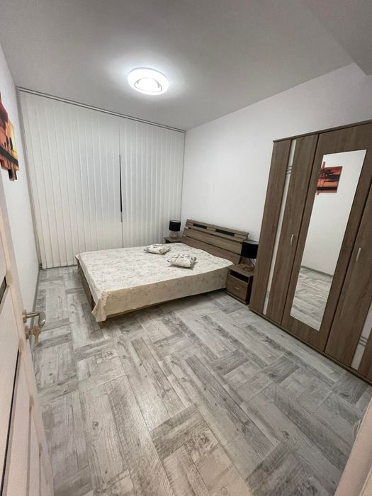 Închiriez apartament