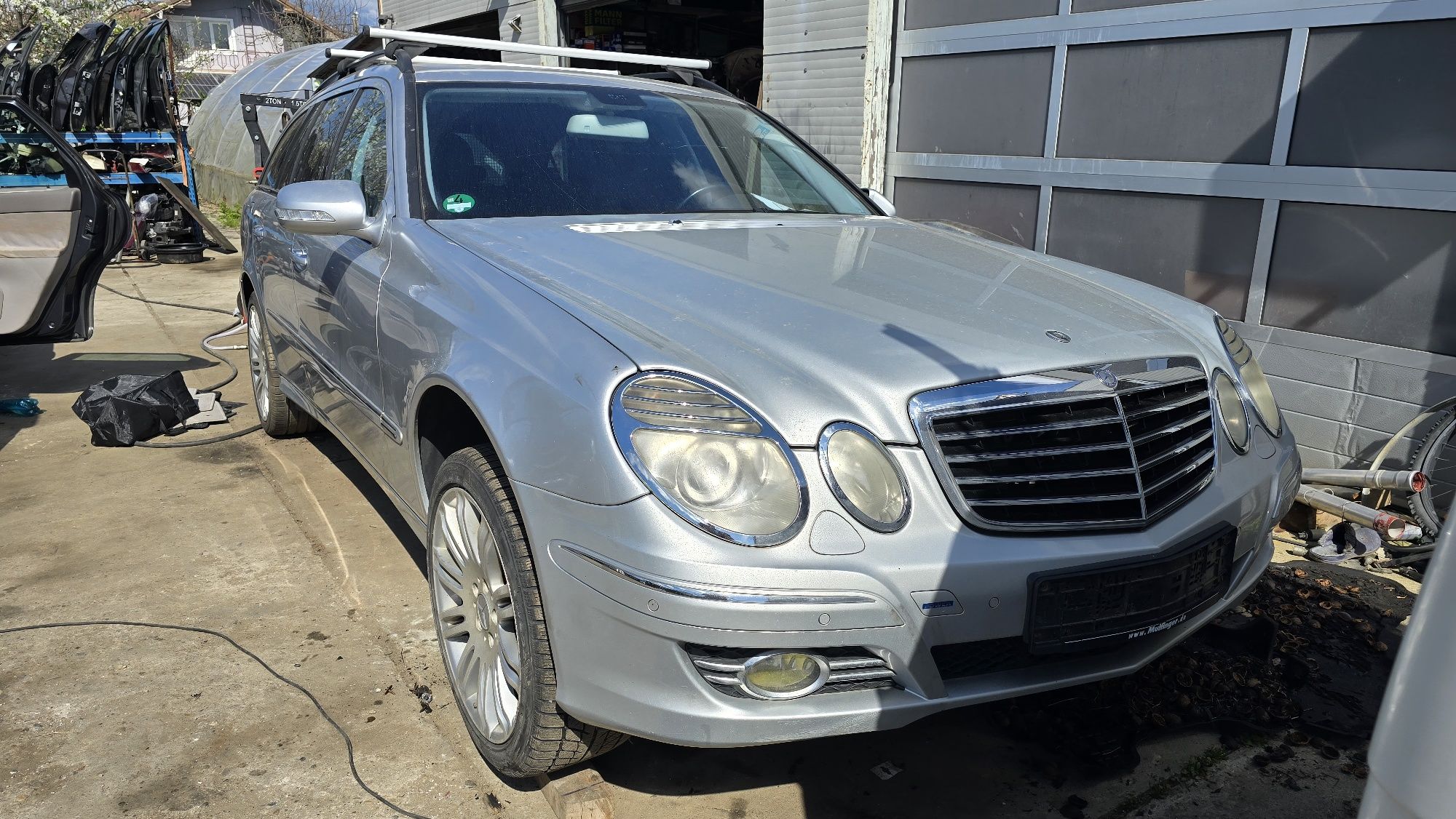 Dezmembrez Mercedes E class W211 facelift 3.0 v6 diesel 2008