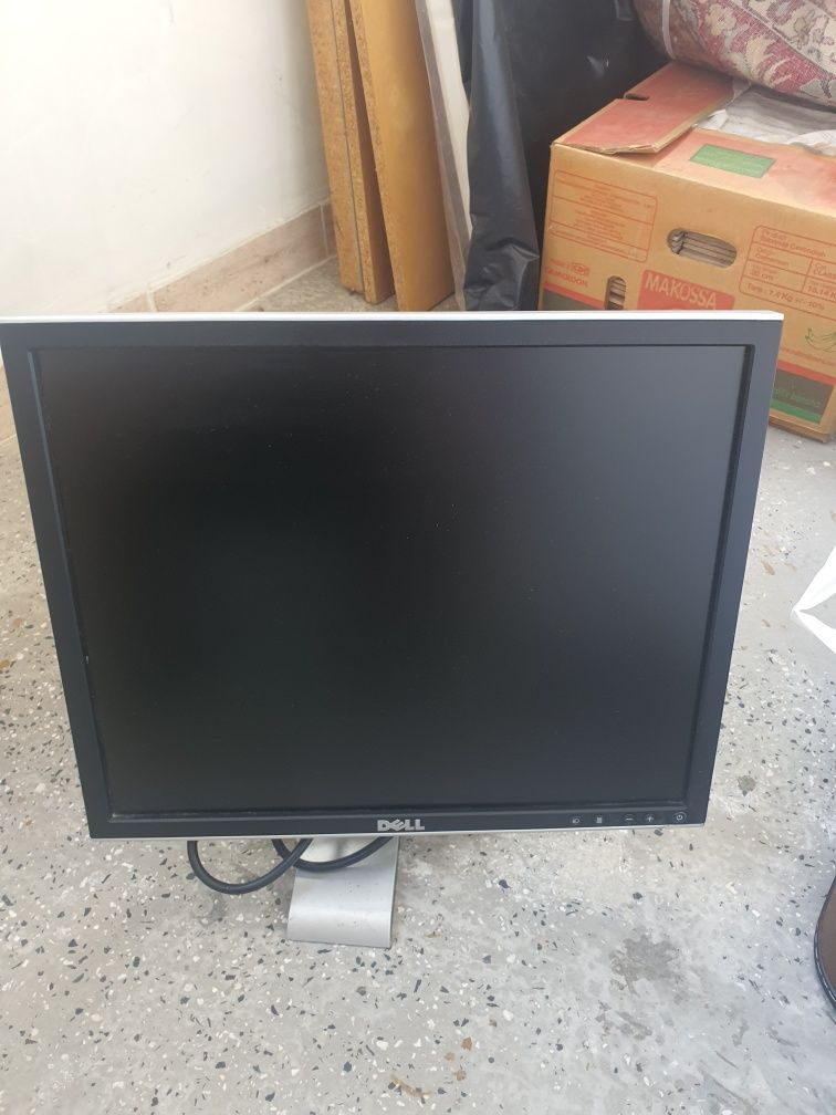 Монитор DELL 19 инча