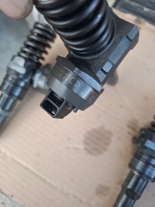 Set injectoare Wolswagen Sharan 1.9 ASZ 131 CP compatibil Golf 4 1.9