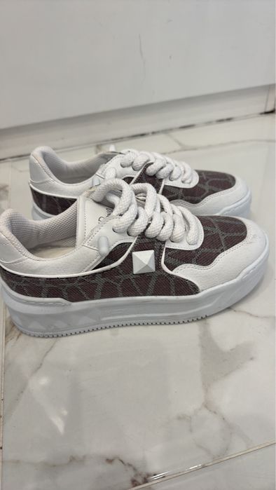 Маратонки Valentino