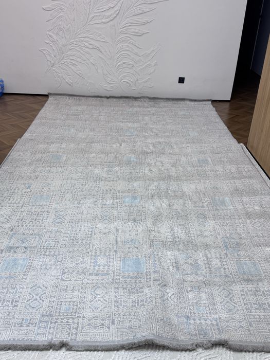 Продам ковер в отличном состоянии