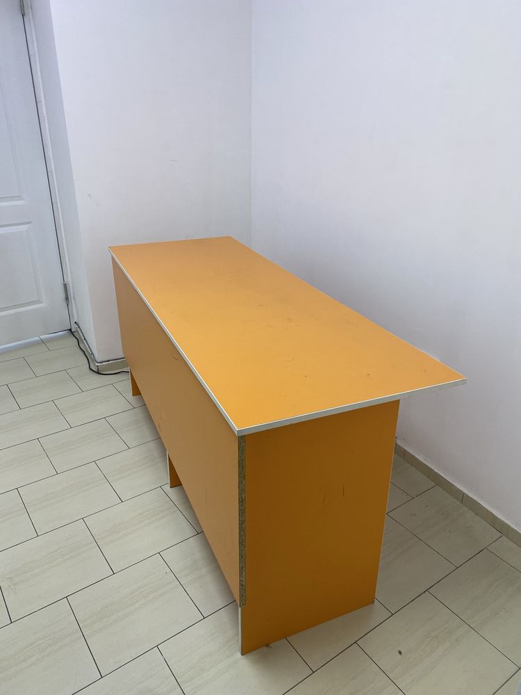 Продаю стол для офиса/дома