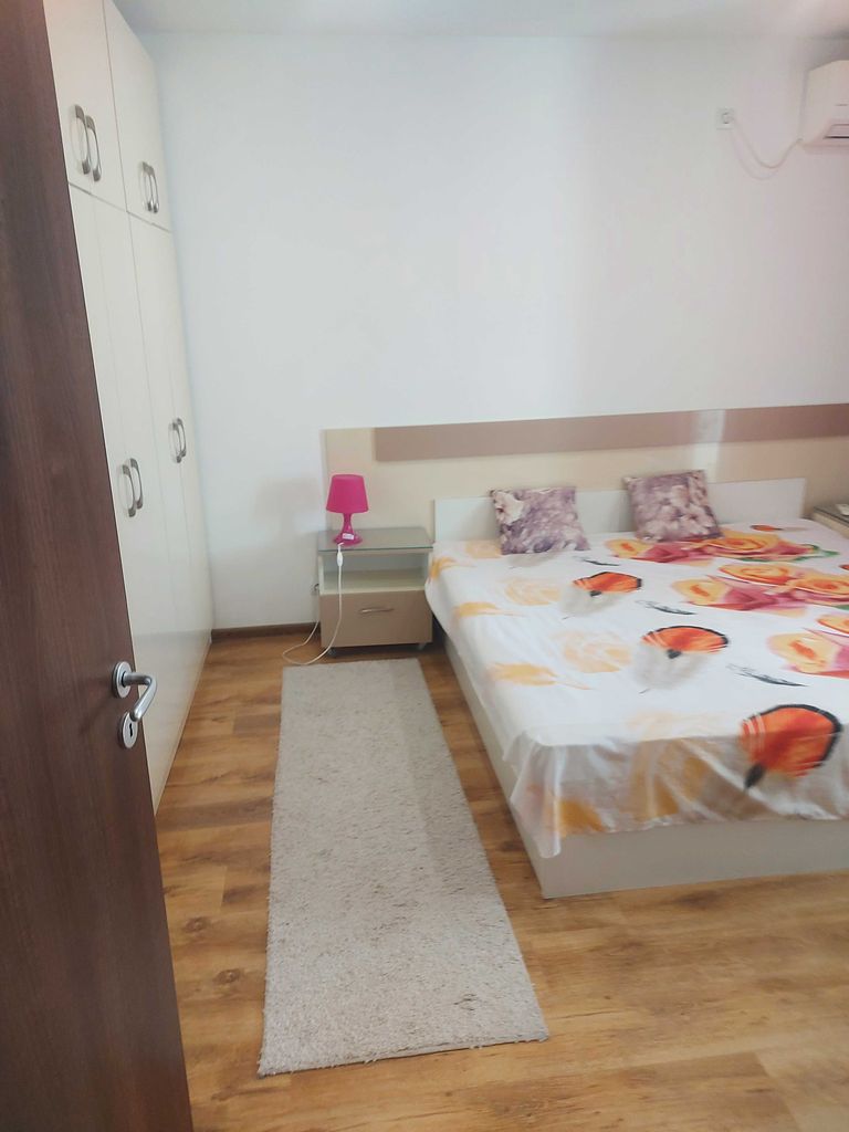 Дава се под наем Тристаен апартамент в Плевен, Дружба 3 - 110 кв.м за 459 € - Снимка #1