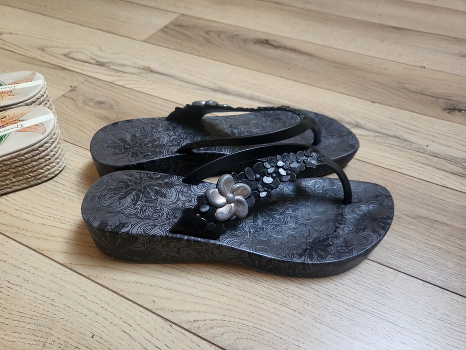 Set 2 perechi papuci plaja Ipanema marimea 40 alb și negru cu toc