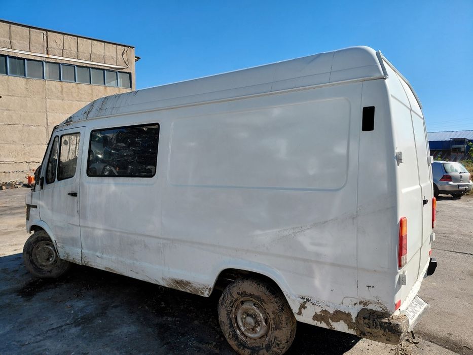 Бус Мерцедес 310Д на части