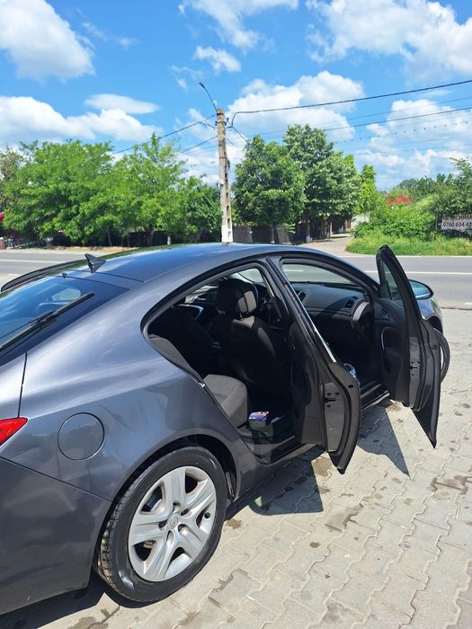 OPEL INSIGNIA, an fabricație 2010, stare buna, unic proprietar