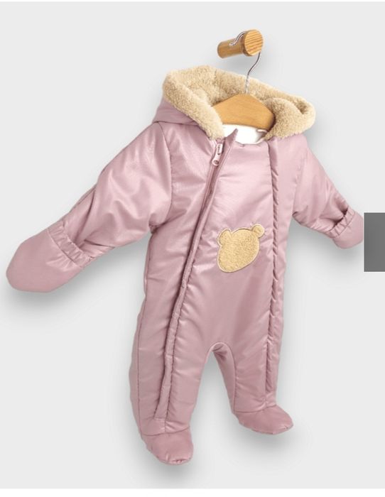 Ново! Бебешки зимен космонавт