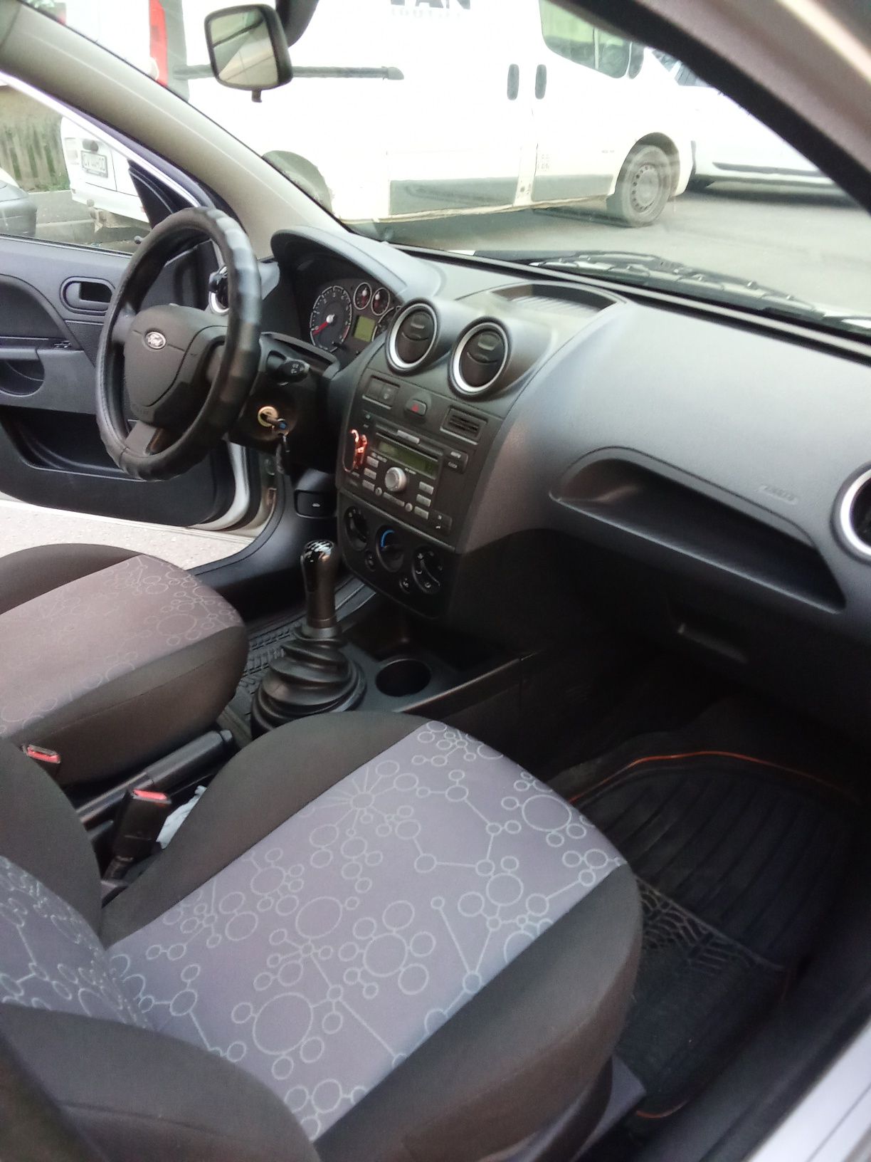 Vánd Ford Fiesta facelift cu 114 000 km real