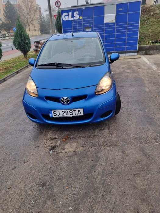 Vând Toyota aygo an 2010.