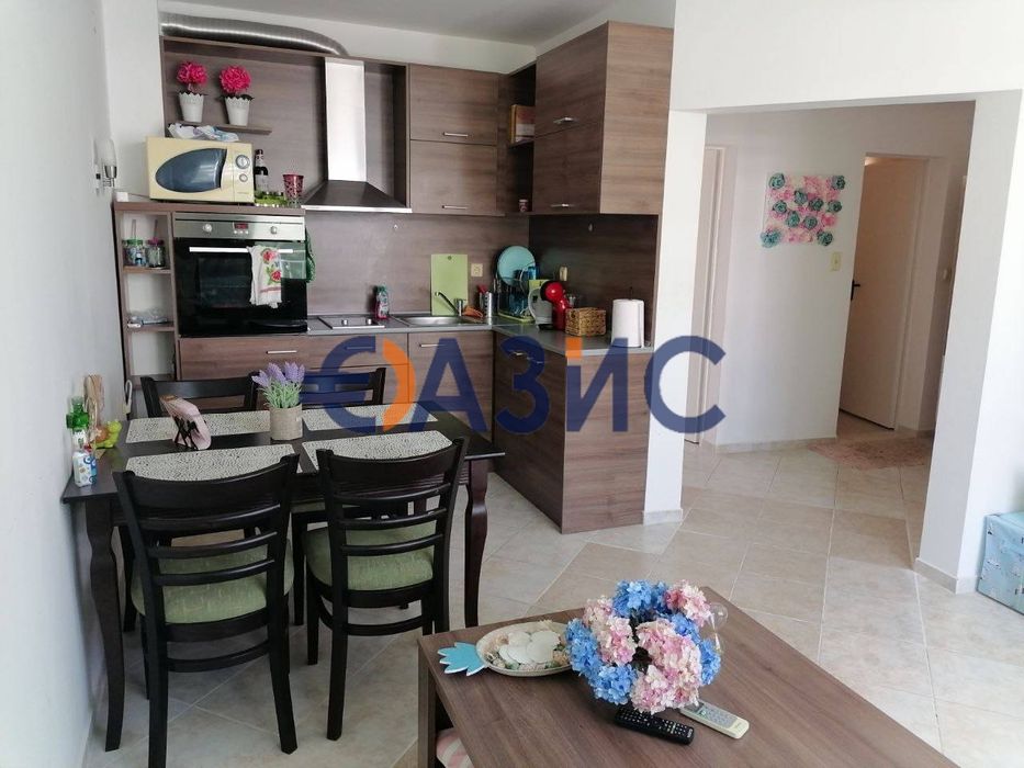 Голям 2-стаен апартамент на 4-ти етаж, Сънсет Кошарица, България - 92