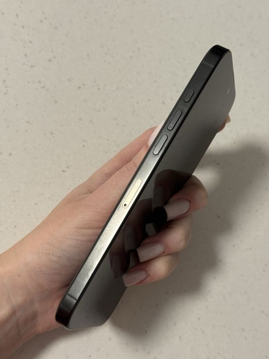 iPhone 16 Pro Max 93% baterie 512GB