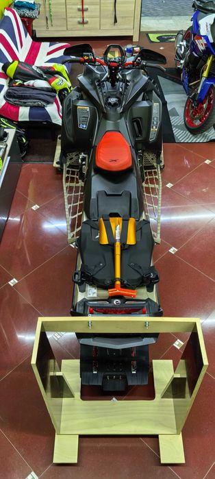 Snowmobil Ski Doo Summit 850 Turbo