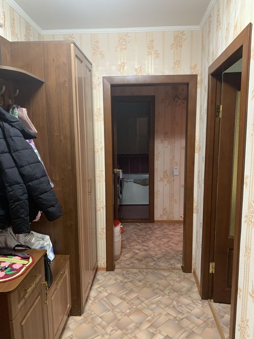 Продам 2-х комнатную , 5/10, 20 мкр.