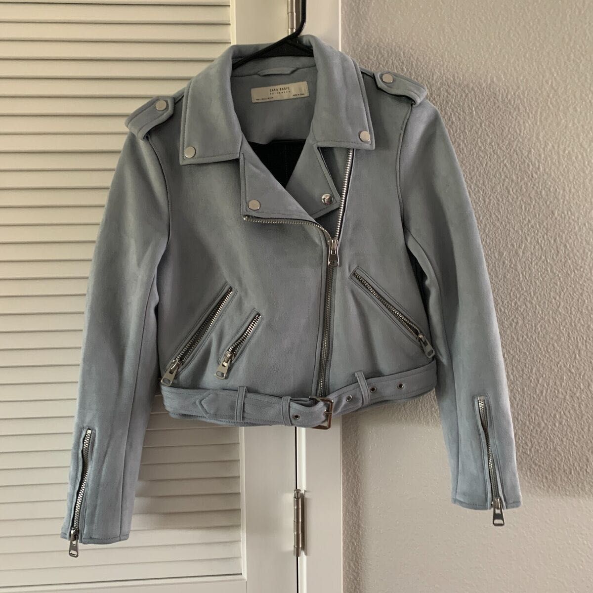 Geaca biker Zara efect piele întoarsă, mărimea  S/36, ca nouă