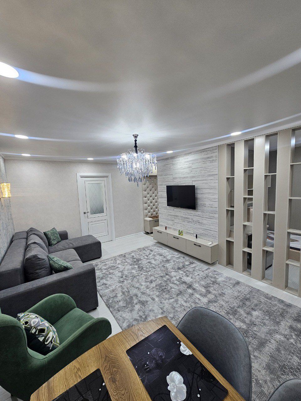 Muqumiy ko'chasi 2/3-2-4 balkon 2x4 Yangi Remont