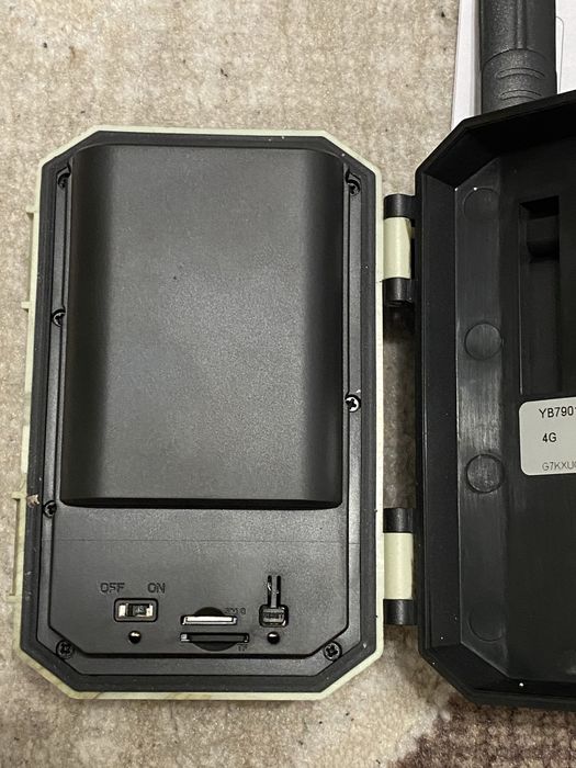 Cameră de vânătoare 4G + PANOU