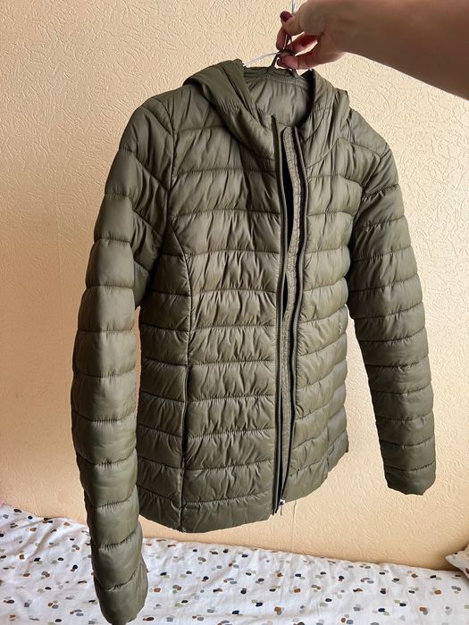 Преходно яке зелено