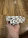 Curea Louis vuitton alba