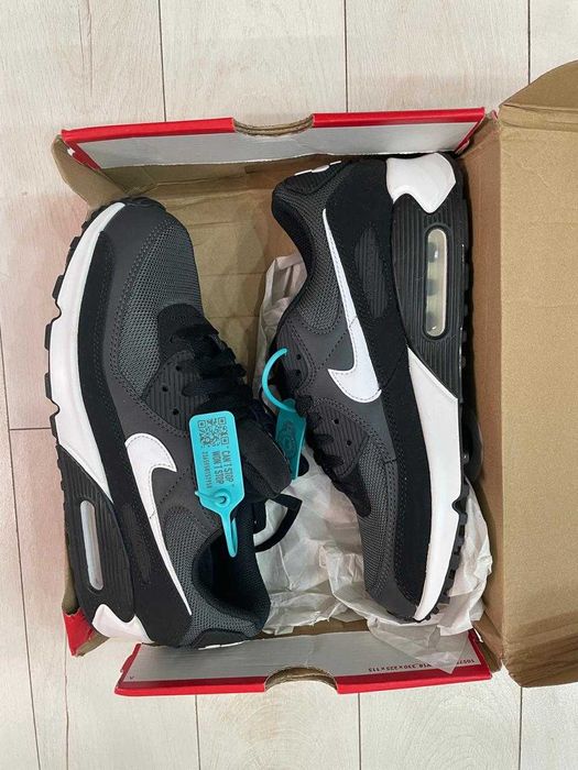 Nike Air Max 90 черно белые размер 43 EUR