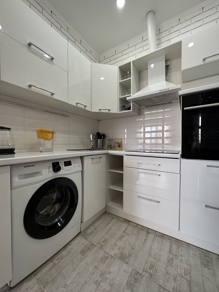 Продам 2-комн. квартиру в центре