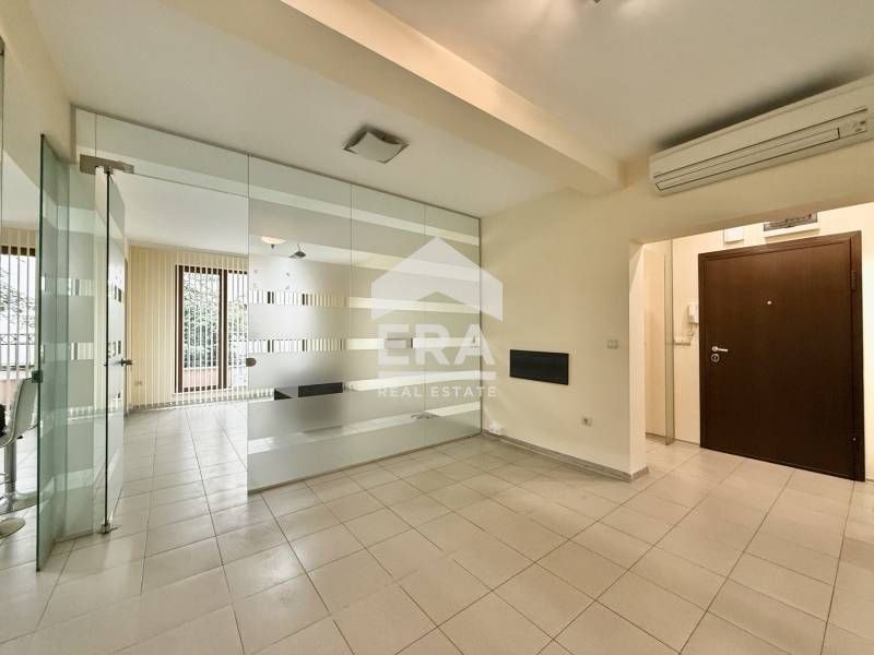 Дава се под наем Офис в София, Център - 105 кв.м за 1420 € - Снимка #1