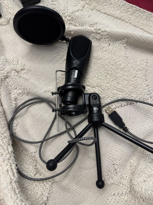 Microfon streaming tripodTrust Mantis GXT232